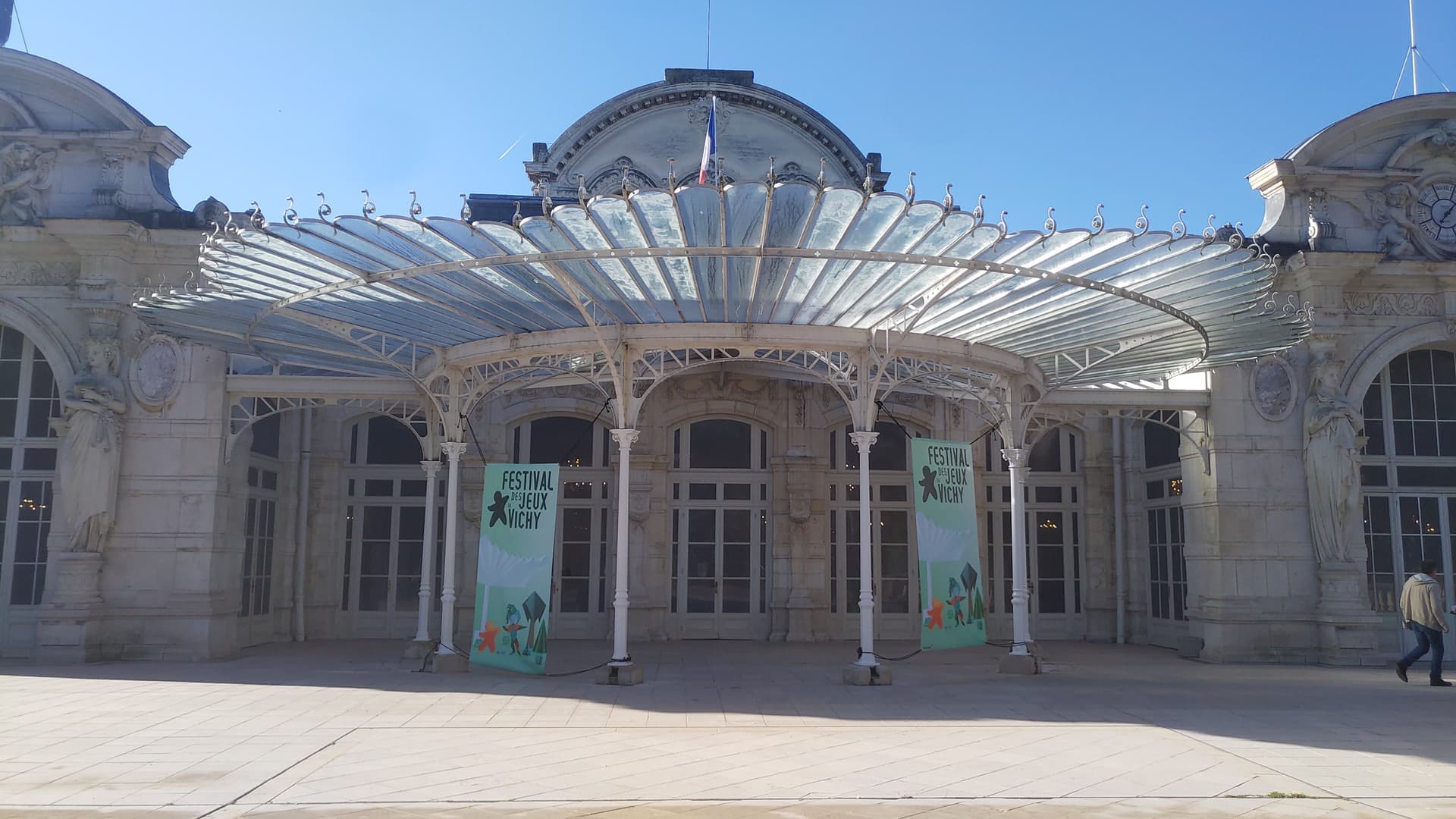 Couverture de l'article : Vichy c'est l'destin