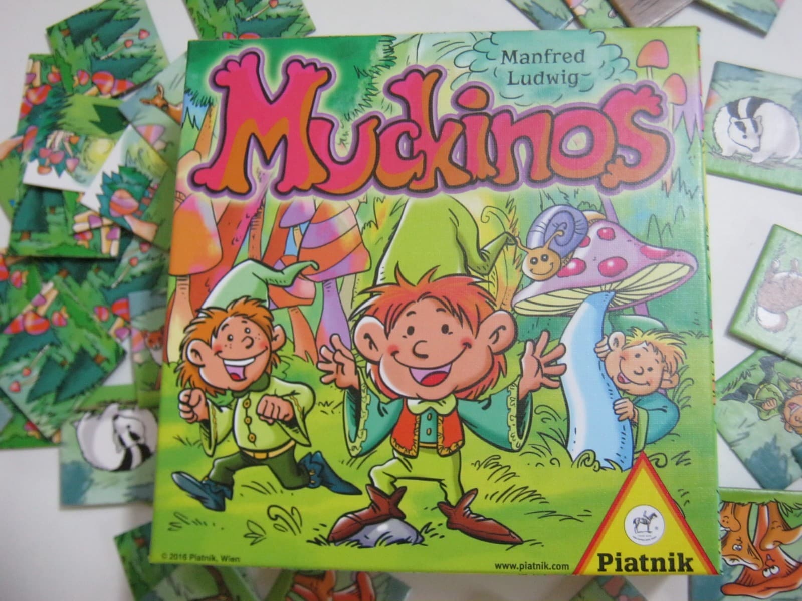 Couverture de l'article : Critique de Muckinos