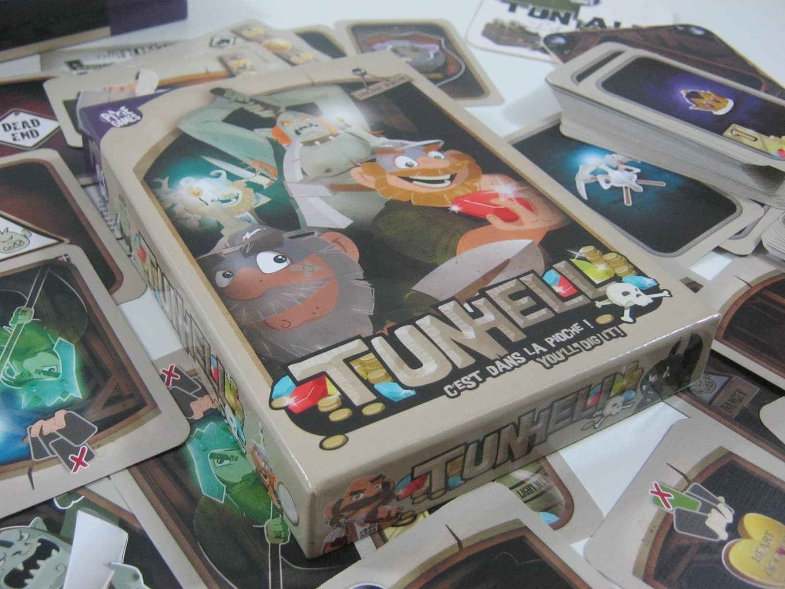 Couverture de l'article : Critique de Tunhell