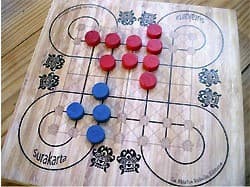 Boîte du jeu : Surakarta